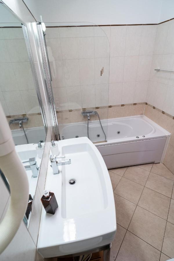Apartment Kolovare By Belmont Realty Zadar Exterior photo